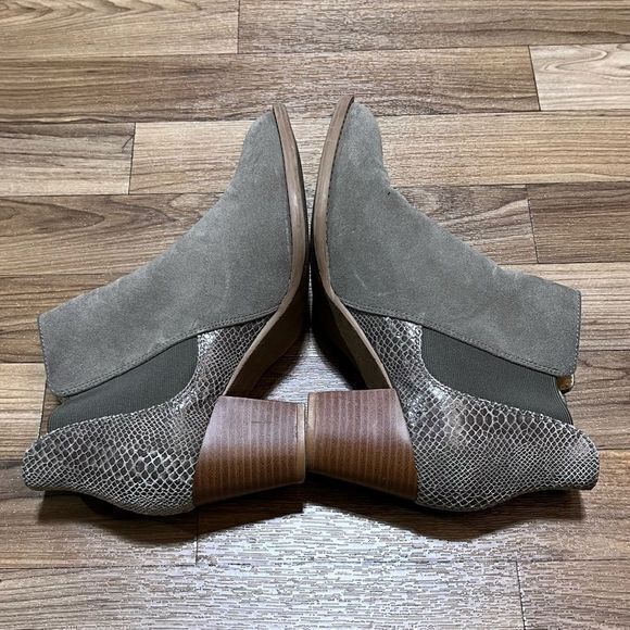 Vionic Women’s Anne Ankle Bootie Suede Snakeskin Printed Heel Gray‎ Tan Size 8.5 - Picture 11 of 13